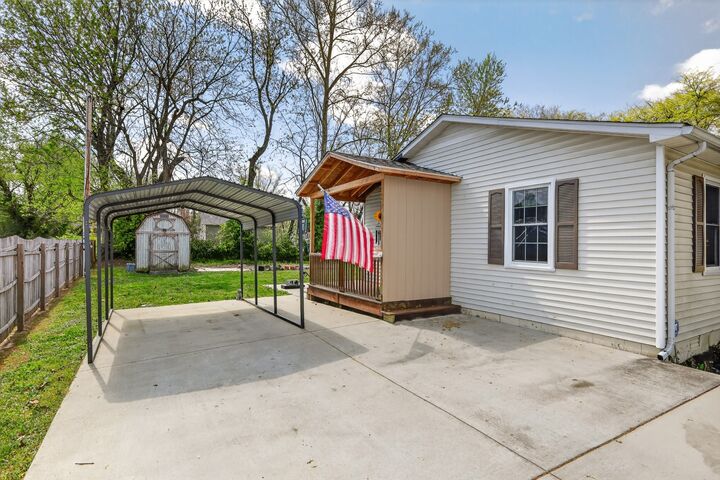 Property Photo:  117 Seitz St  TN 37110 