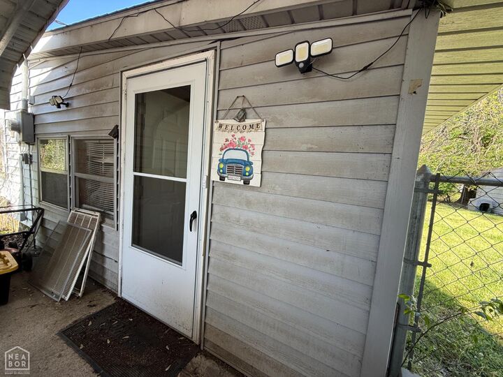 Property Photo:  813 Eaton St Street  AR 72422 