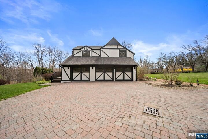 Property Photo:  6 Jonathan Smith Road  NJ 07960 