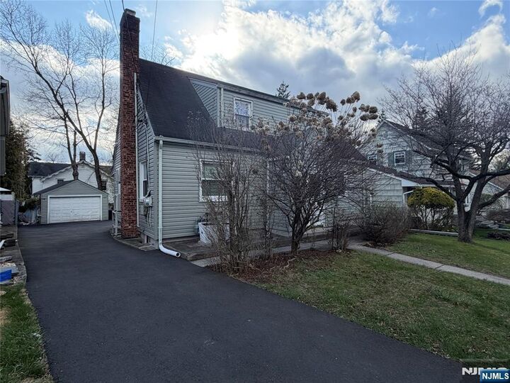 Property Photo:  33 Center Street 1  NJ 07432 