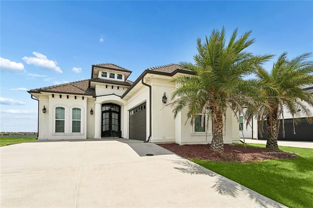 Property Photo:  4069 E Marina Villa Drive E  LA 70458 