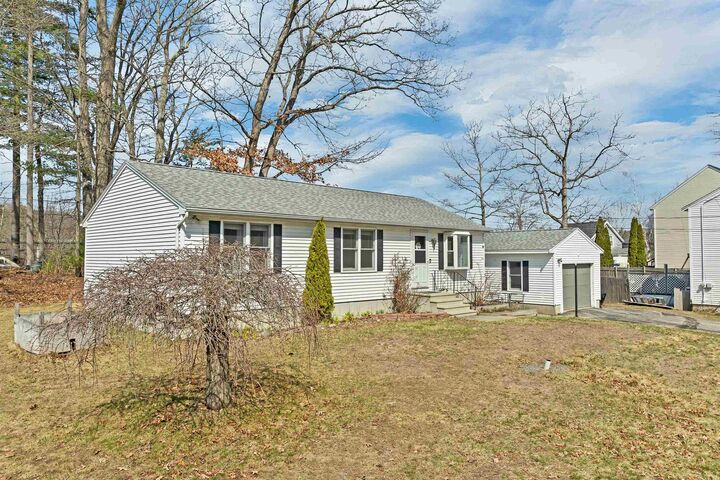 Property Photo:  3 Dennison Avenue  NH 03079 