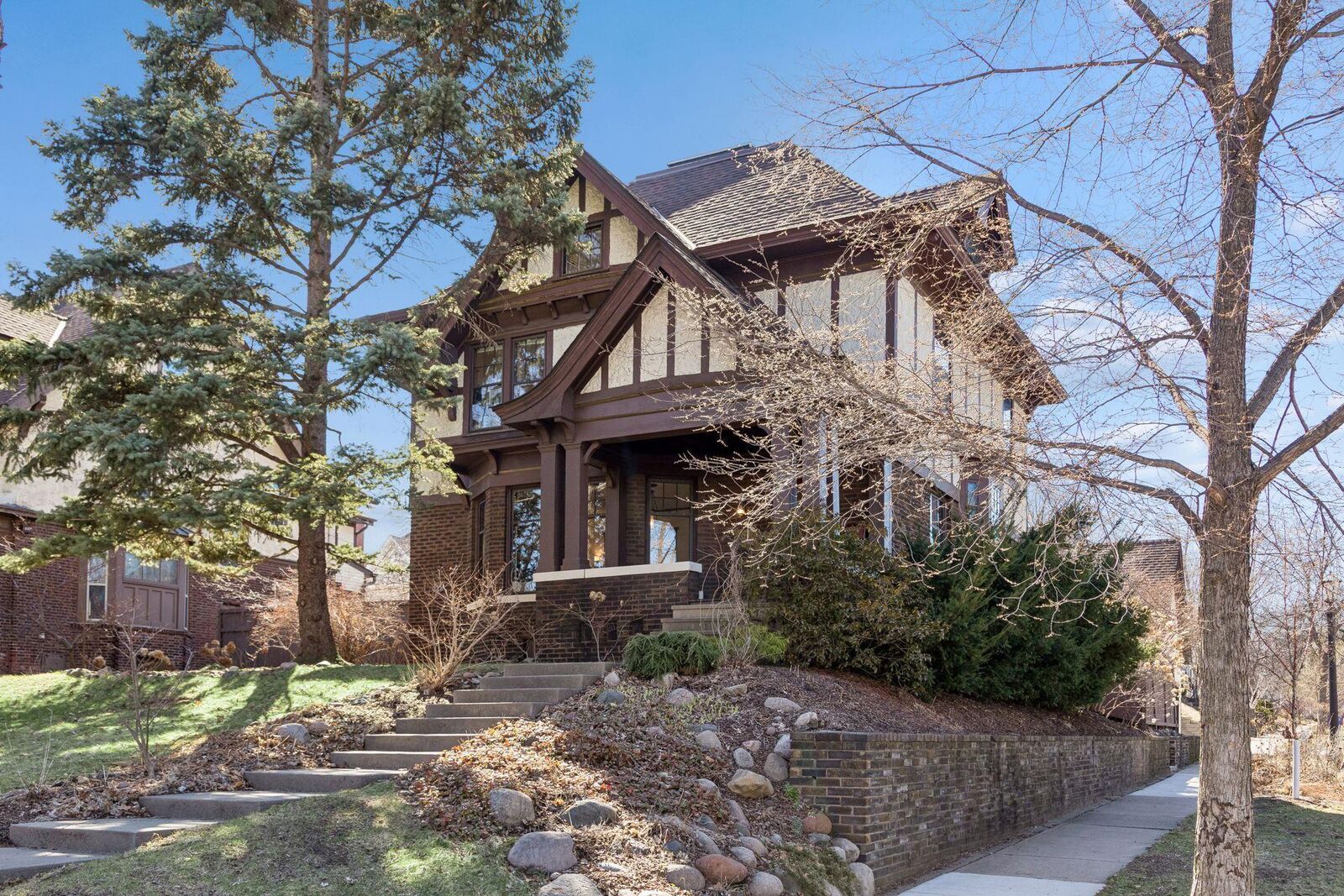 Property Photo: 143 Lexington Parkway N MN 55104