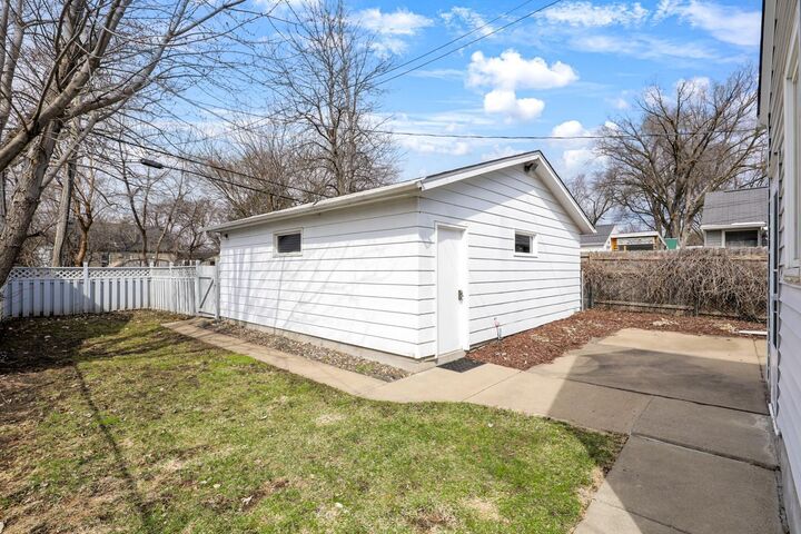 Property Photo:  2944 Zarthan Avenue S  MN 55416 