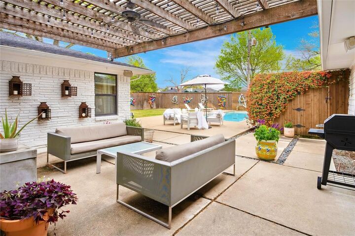 Property Photo: 7406 Yamini Drive TX 75230