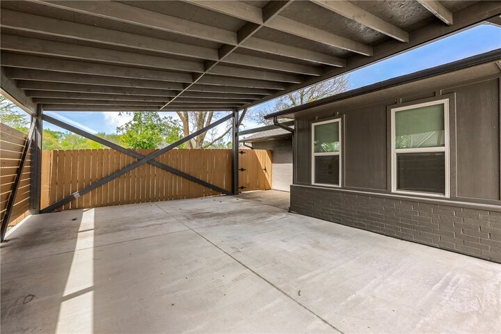 Property Photo:  1808 SW D Street  AR 72712 