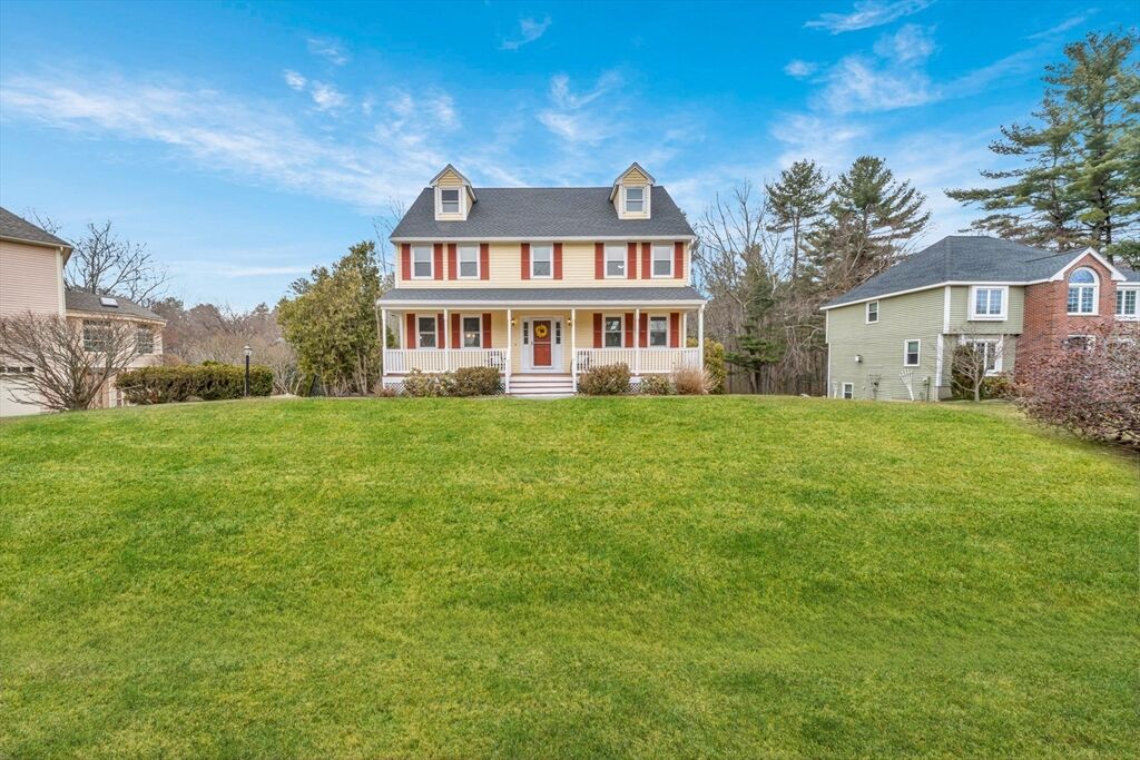 Property Photo: 10 Stonehedge Dr MA 01887