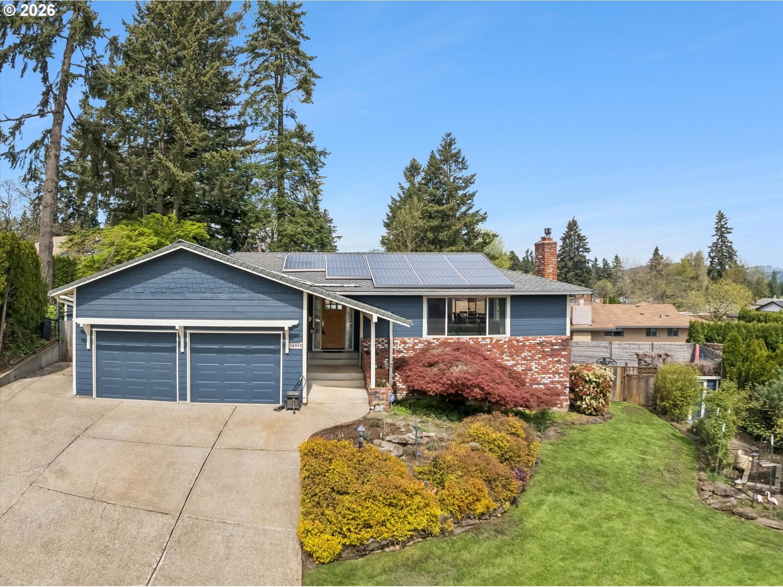 Property Photo:  7135 Monte Verde Dr  OR 97027 