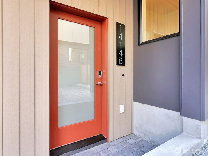 Property Photo:  1414 N 47th Street B  WA 98103 