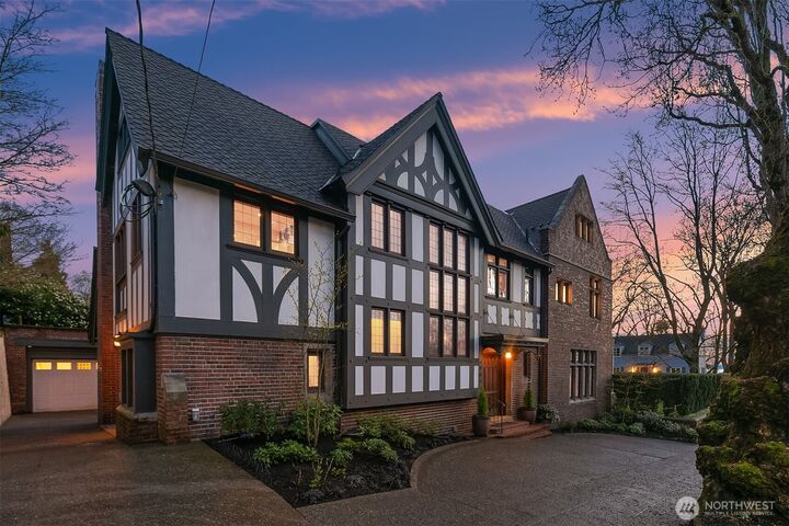 Property Photo:  803 E Prospect Street  WA 98102 