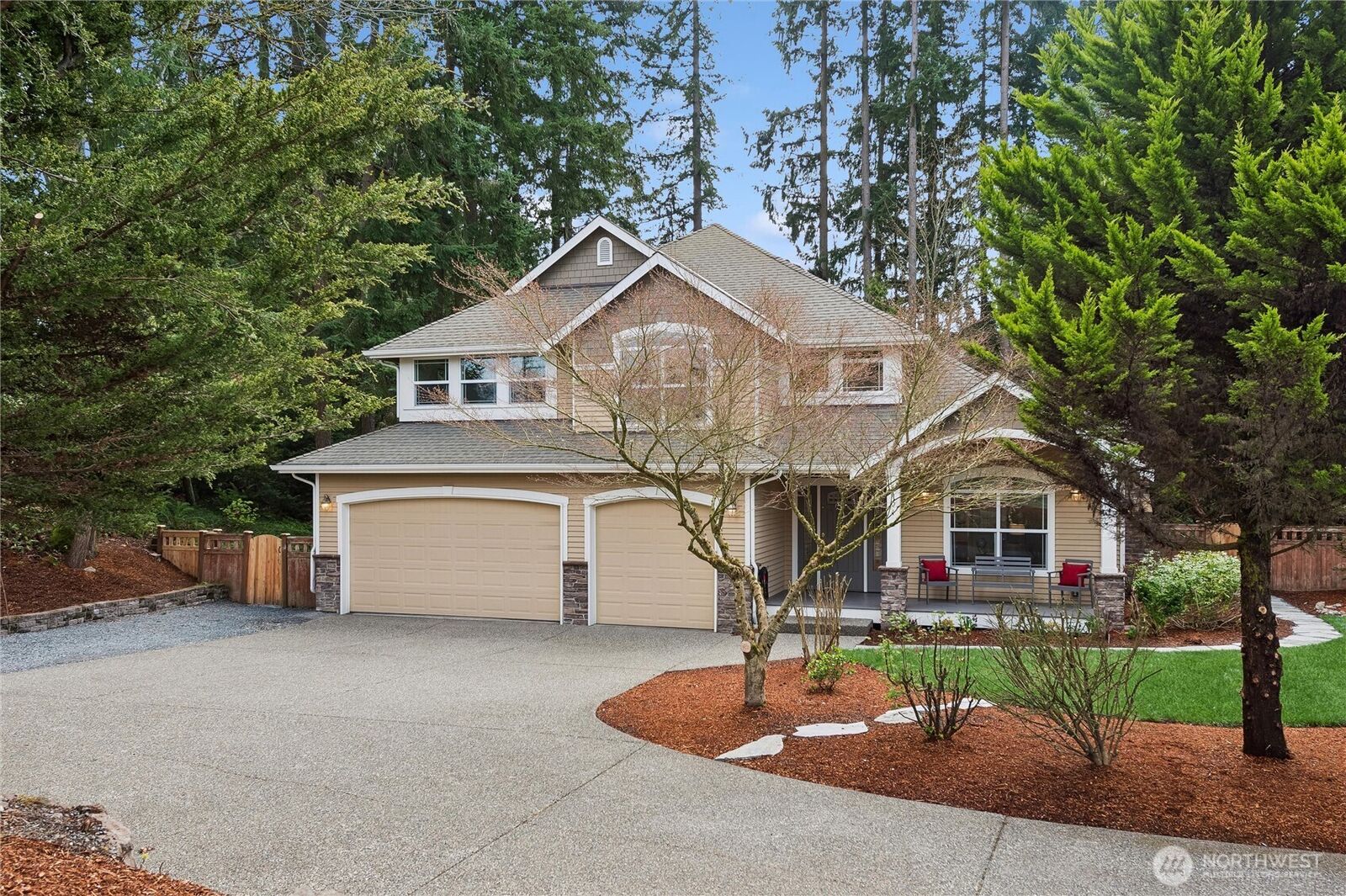 Property Photo:  4404  240th Street SW  WA 98043 