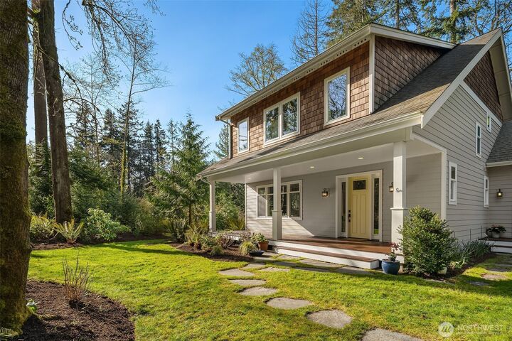 Property Photo: 10060 NE Springwood Lane WA 98110