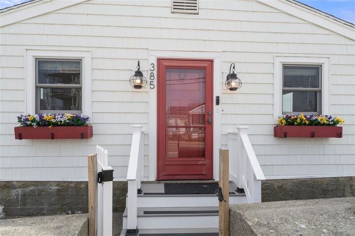 Property Photo:  385 Park Avenue  RI 02871 