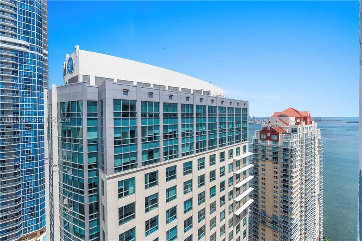 Property Photo:  1200 Brickell Bay Dr Ph 4218  FL 33131 
