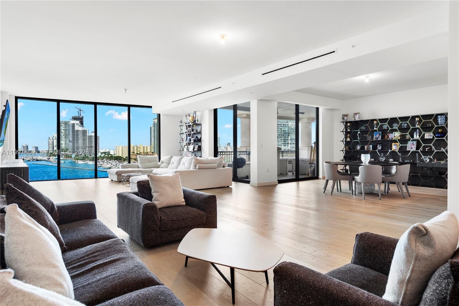 Property Photo:  6882 Fisher Island Dr 6882  FL 33109 