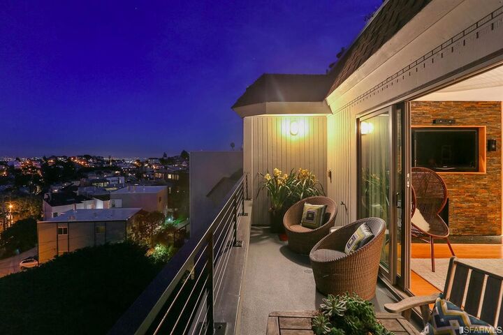 Property Photo:  77 Grand View Avenue 301  CA 94114 