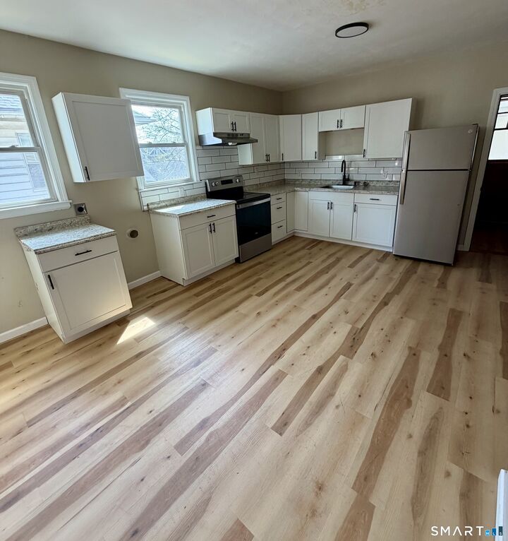 Property Photo:  85 Maplewood Avenue 2nd Floor  CT 06119 