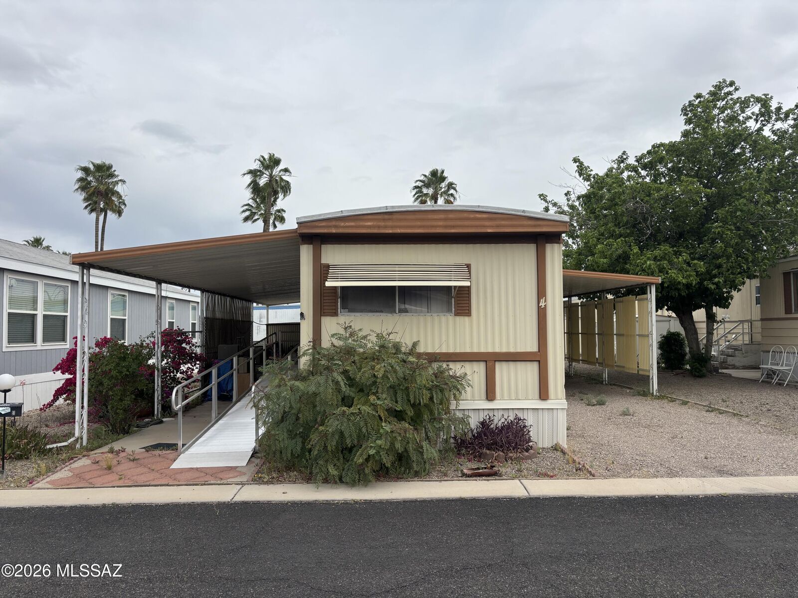 Property Photo:  4001 E Blacklidge Drive 4  AZ 85712 
