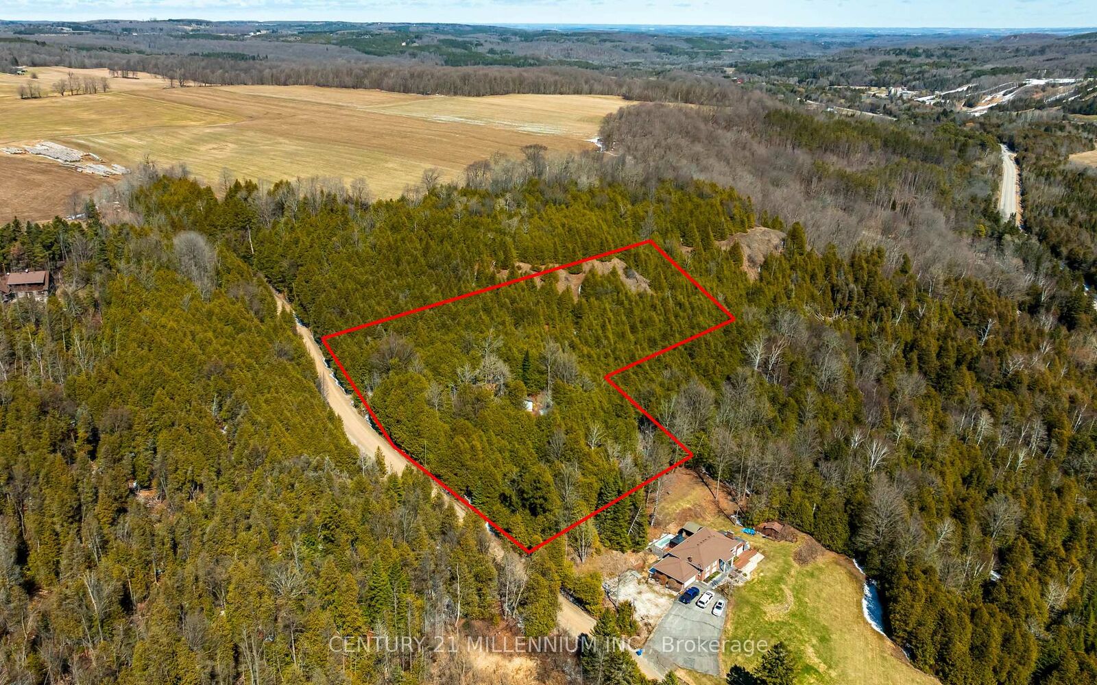 Property Photo:  713467 1st Line Ehs Line  ON L9W 5T3 