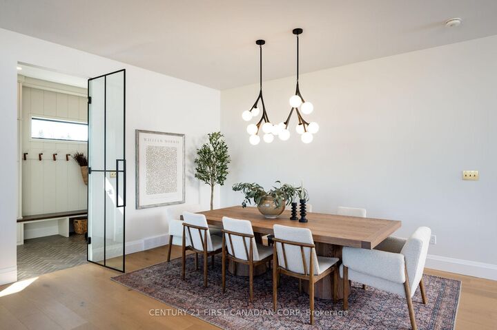 Property Photo:  856 White Pine Street  ON N6G 3X9 