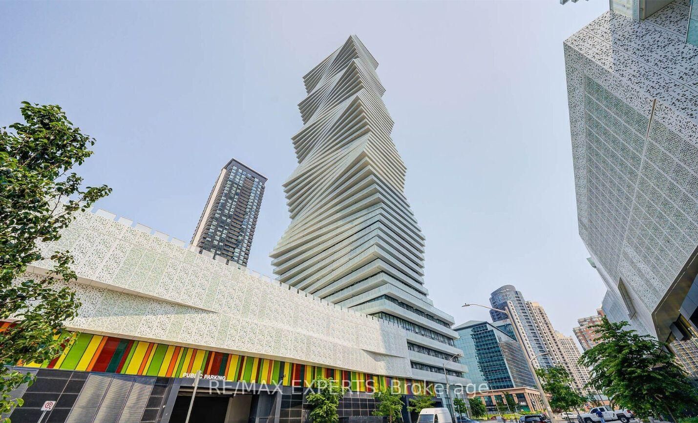 Property Photo: 3900 Confederation Parkway 2710 ON L5B 0M3