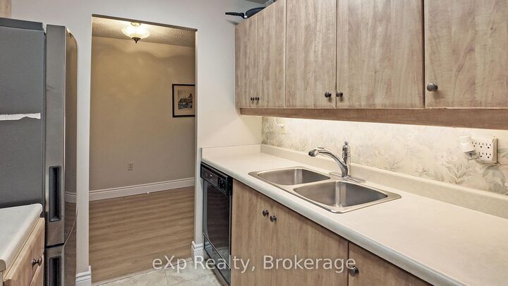 Property Photo: 5 Valleyside Drive 402 ON N0G 2V0