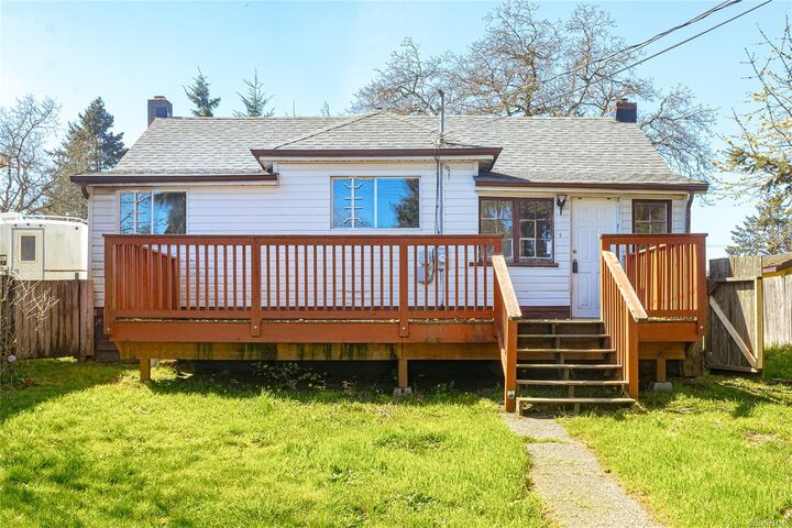 Property Photo: 485 Park Ave BC V9R 4H3
