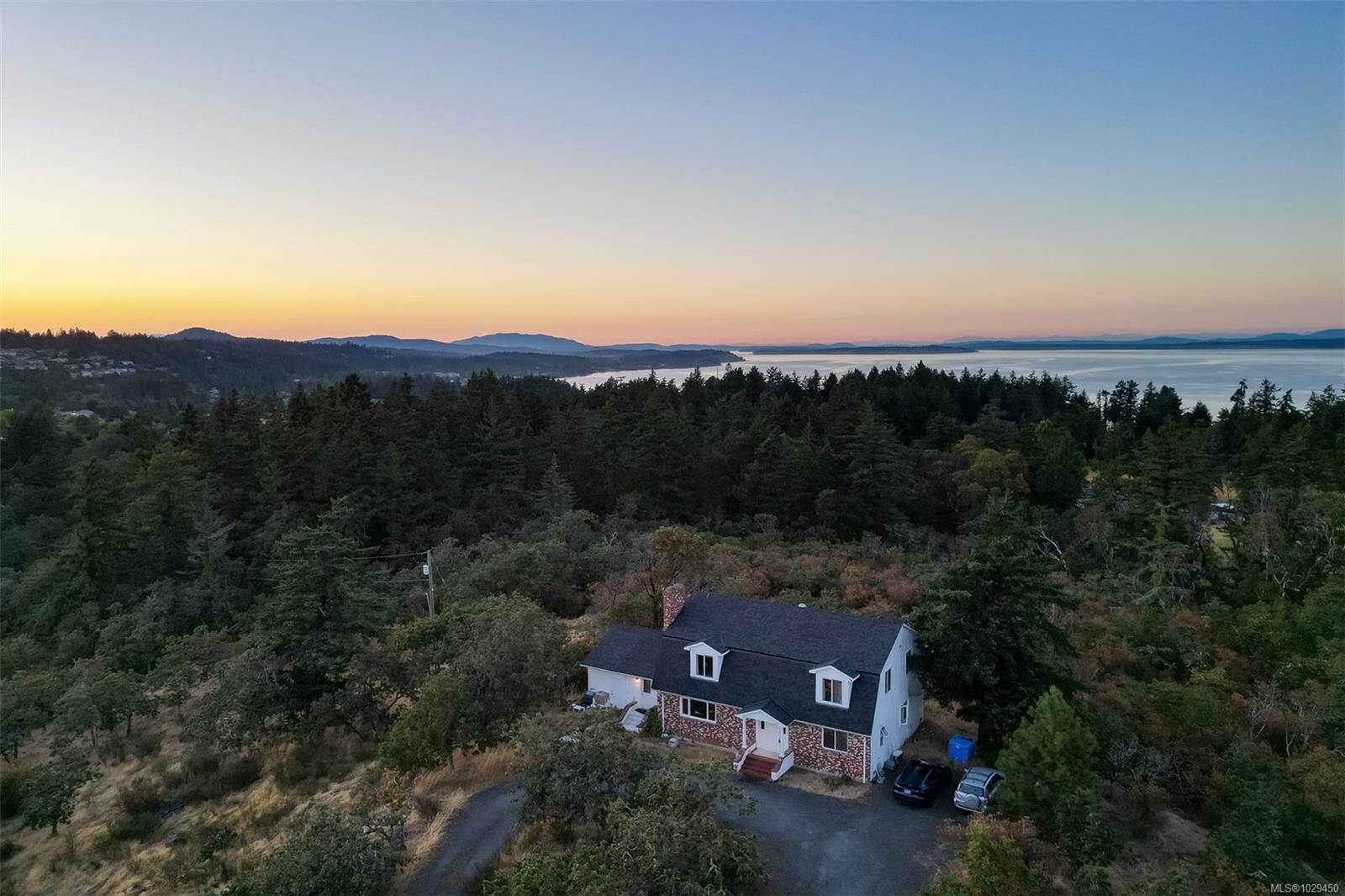 Property Photo: 4589 Blenkinsop Rd BC V8X 2C7