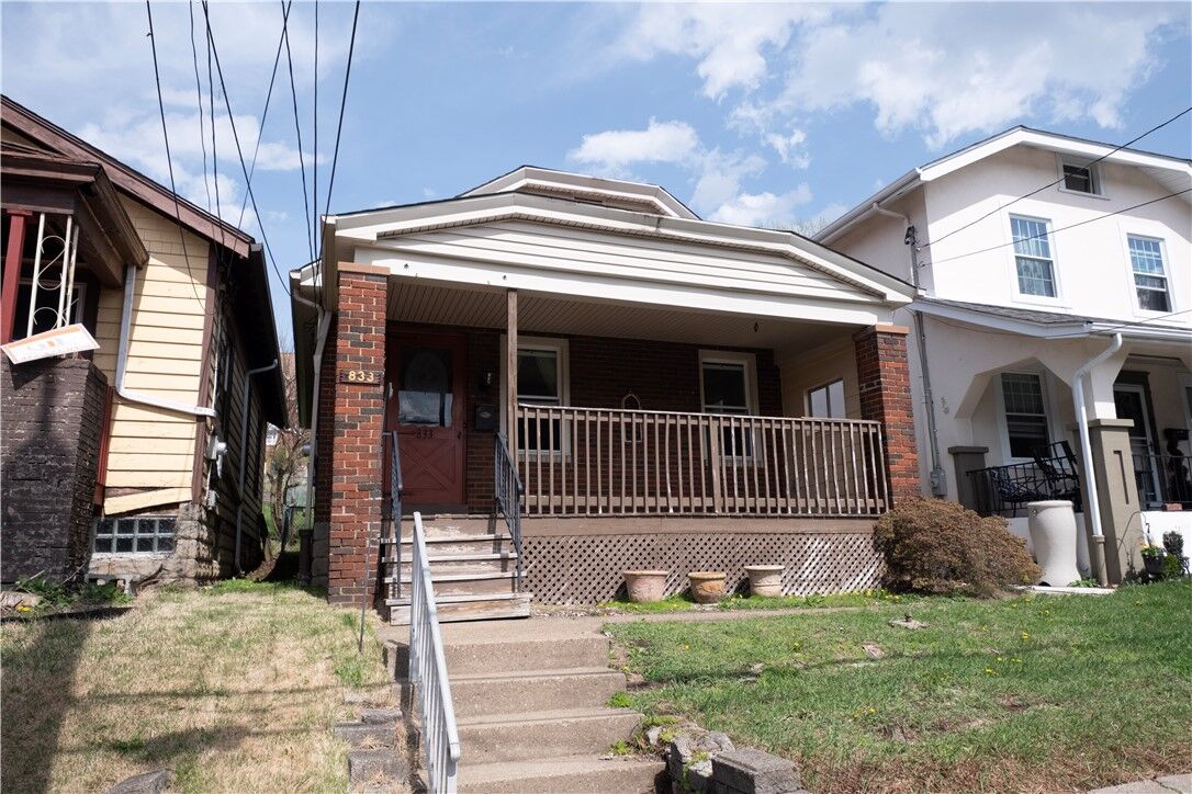 Property Photo:  833 Norwich  PA 15226 