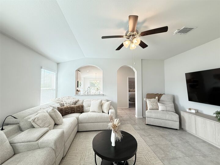 Property Photo: 1910 Bee Creek Loop TX 76522