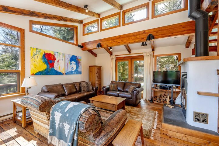 Property Photo:  8596 Drifter Place  BC V8E 0G2 