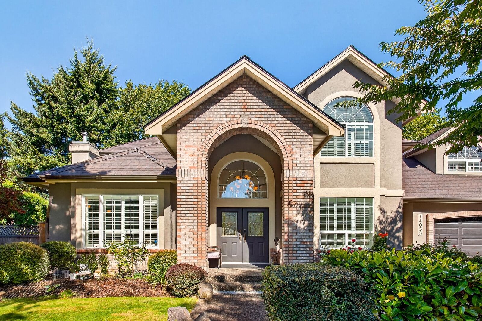 Property Photo: 14055 29A Avenue BC V4P 2J8