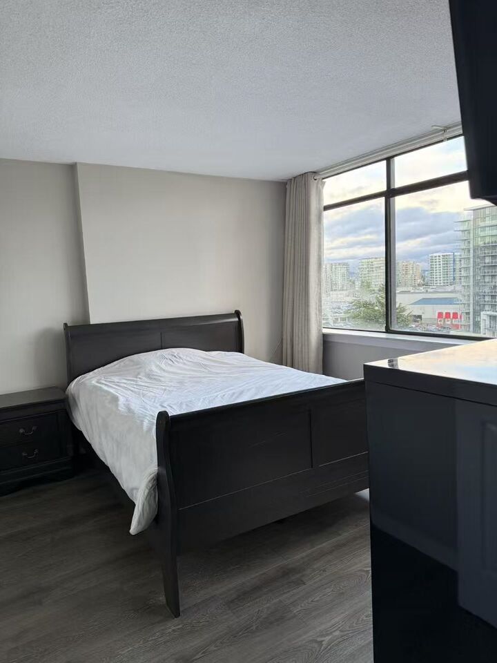 Property Photo:  6611 Minoru Blvd 10th Floor  BC V6Y 1Y9 