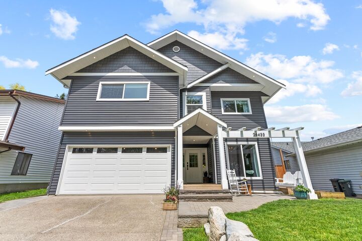 Property Photo: 26433 28 Avenue BC V4W 3A6