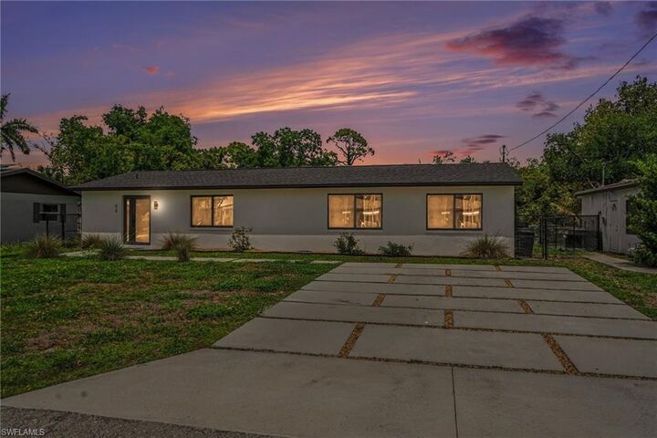 Property Photo:  73 Cardinal Dr  FL 33917 