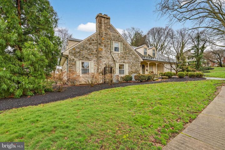 Property Photo:  2011 Sycamore Street  PA 18017 