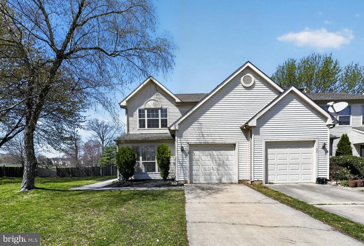 Property Photo:  9 Dewberry Lane  NJ 08075 