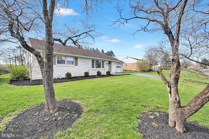 Property Photo:  332 Owl Hill Road  PA 17543 