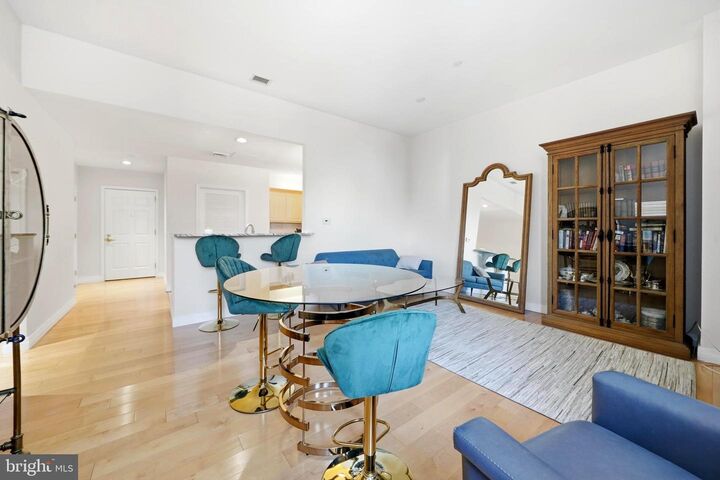 Property Photo:  1600 Arch Street 1905  PA 19103 