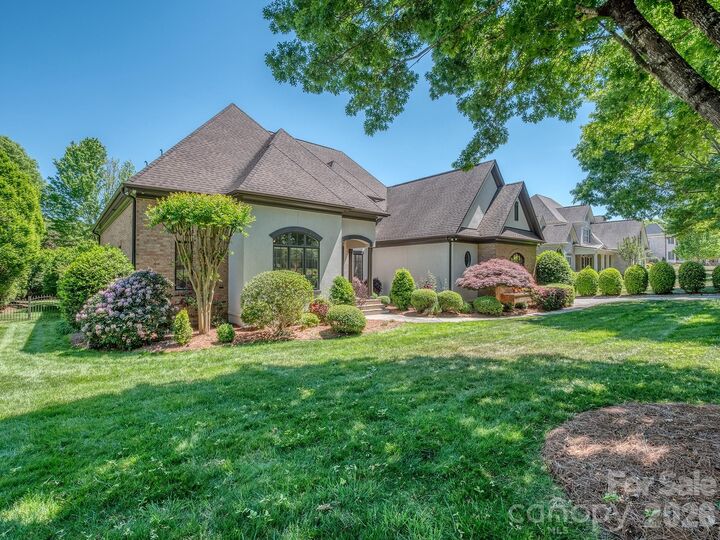 Property Photo:  7604 Polyantha Rose Circle  NC 28104 