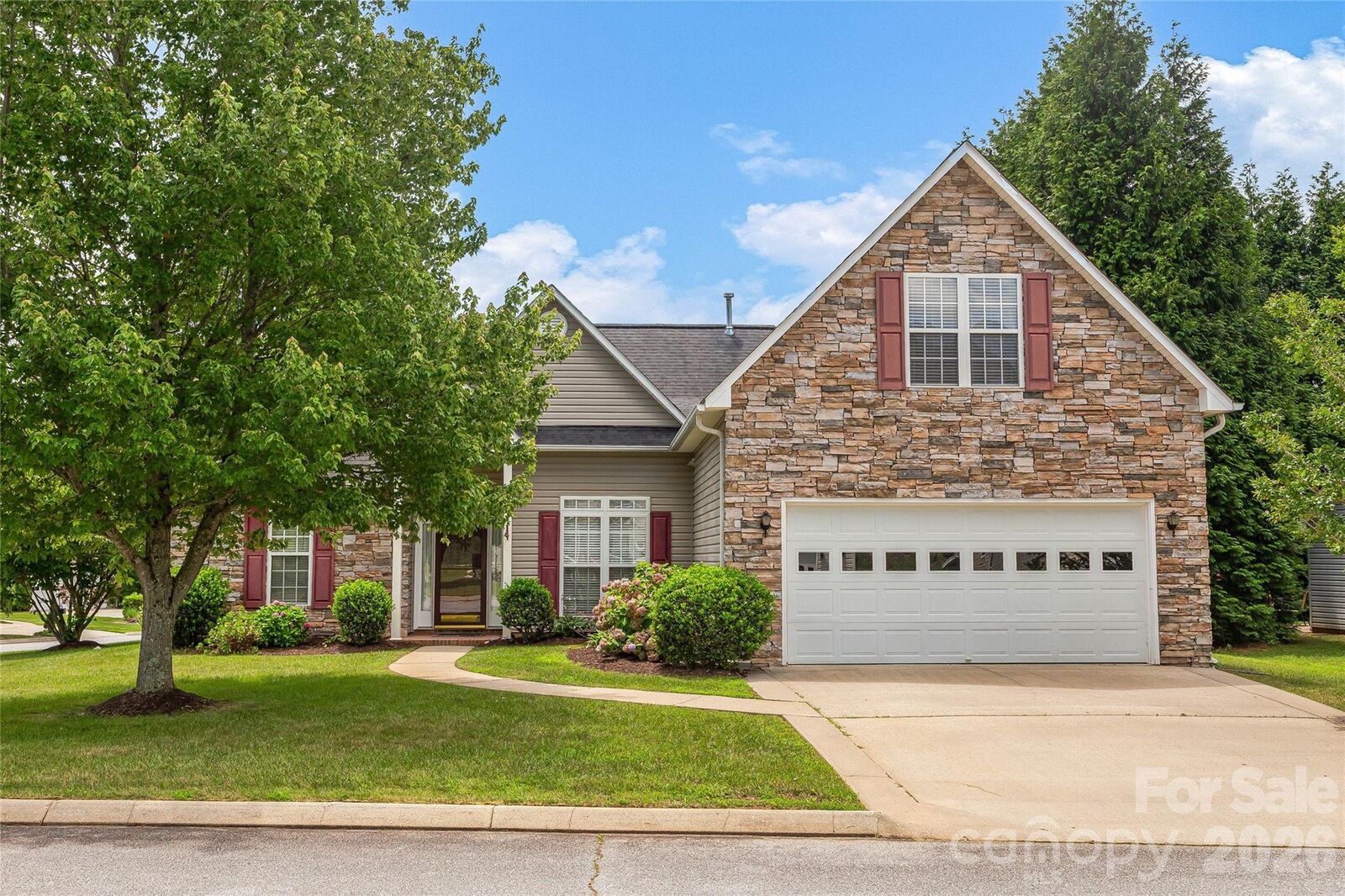 Property Photo:  7 Morning Mist Road  NC 28732 