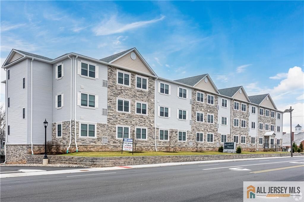 Property Photo:  1025 Raritan Road  NJ 07066 