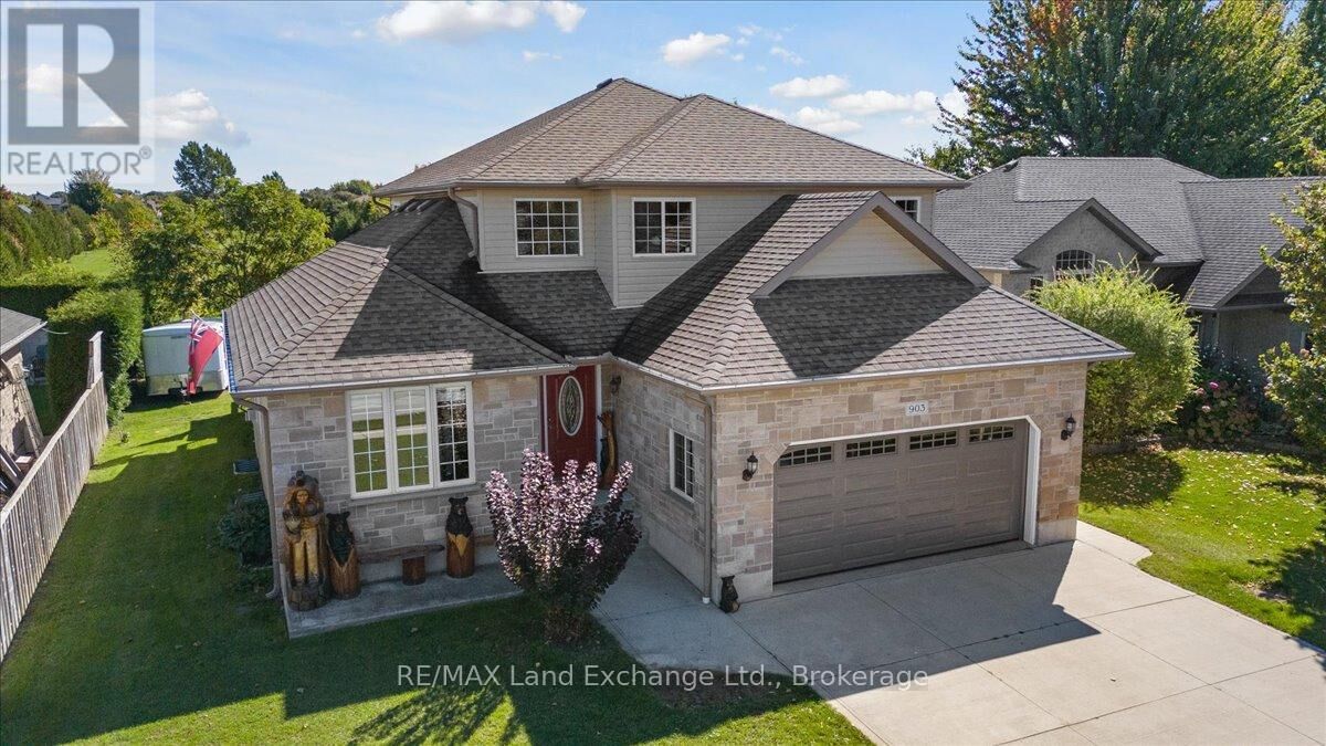 Property Photo: 903 Highland Street ON N0H 2C2