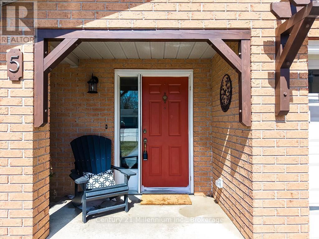 Property Photo:  5 Reid Crescent  ON L9Y 4T6 