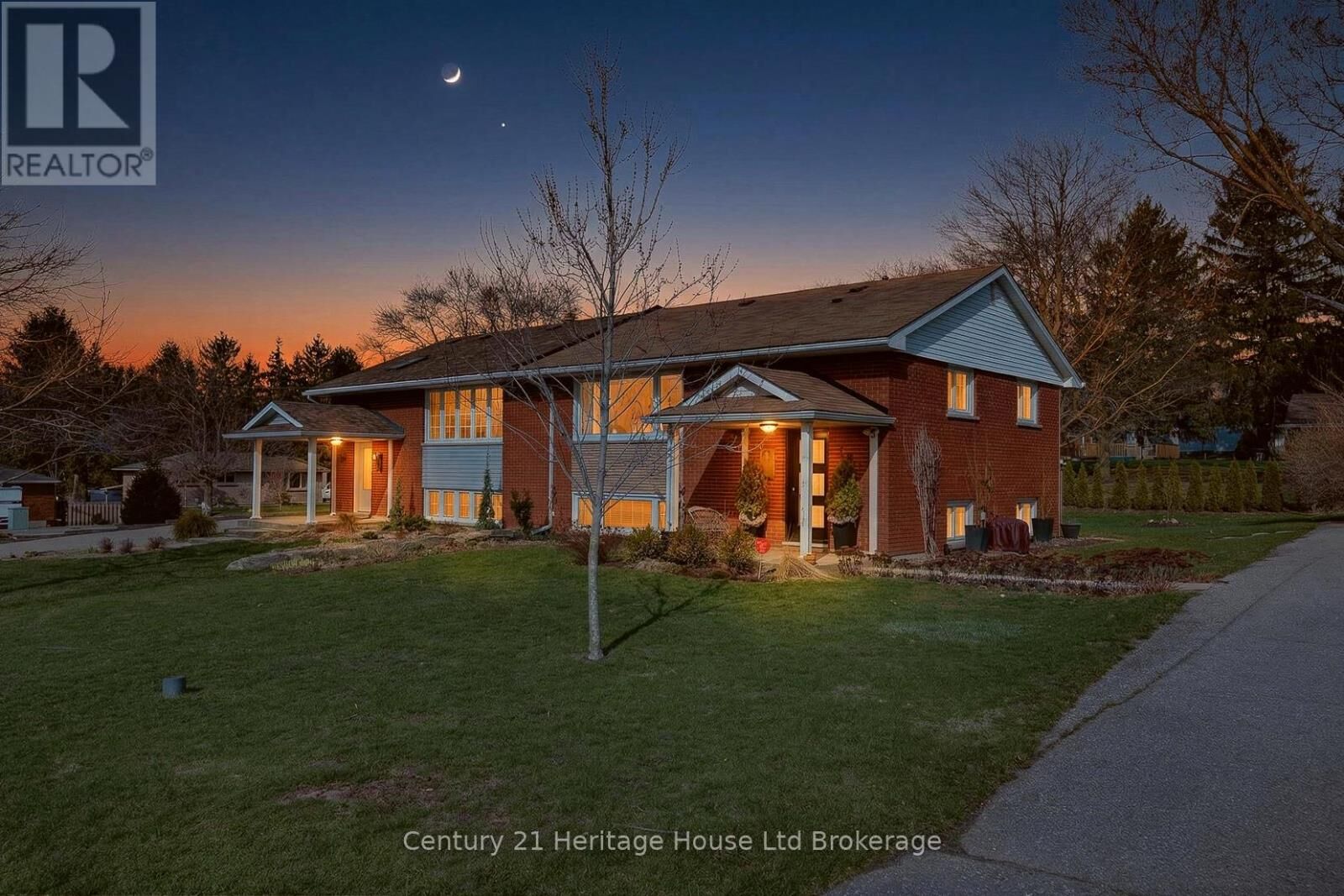 Photo de la propriété:  181 Clarke Road East  ON N5C 3T7 