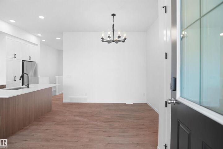 Property Photo:  7519 Observer Lane NW  AB T5G 2S5 