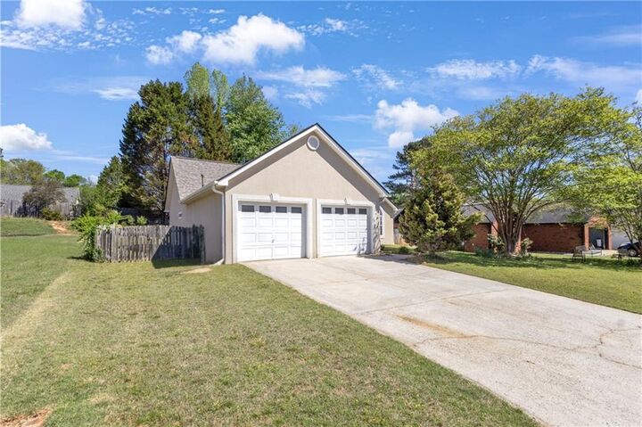 Property Photo:  125 York Lane  GA 30214 