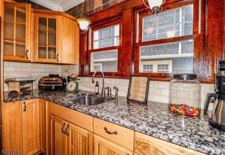 Property Photo:  544 W Meadow Ave  NJ 07065 