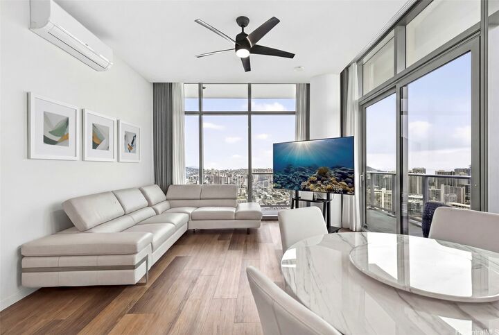 Property Photo:  1500 Rycroft Street Ph4419  HI 96814 