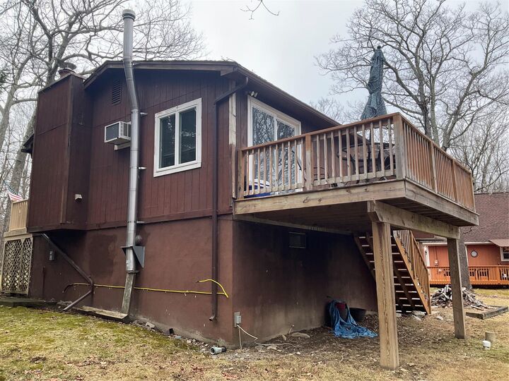 Property Photo:  154 Roundhill  PA 18337 